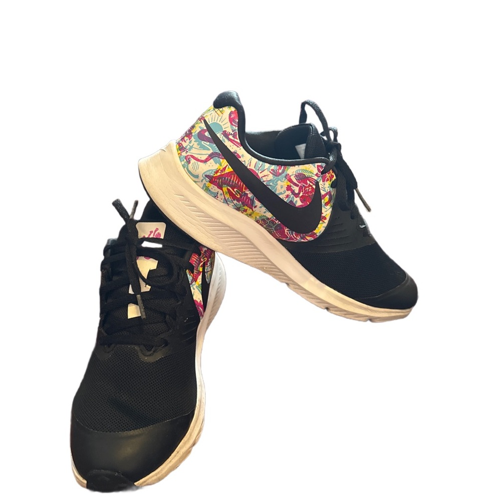 Nike Star Runner 2 Fable Youth Black and White Sneakers